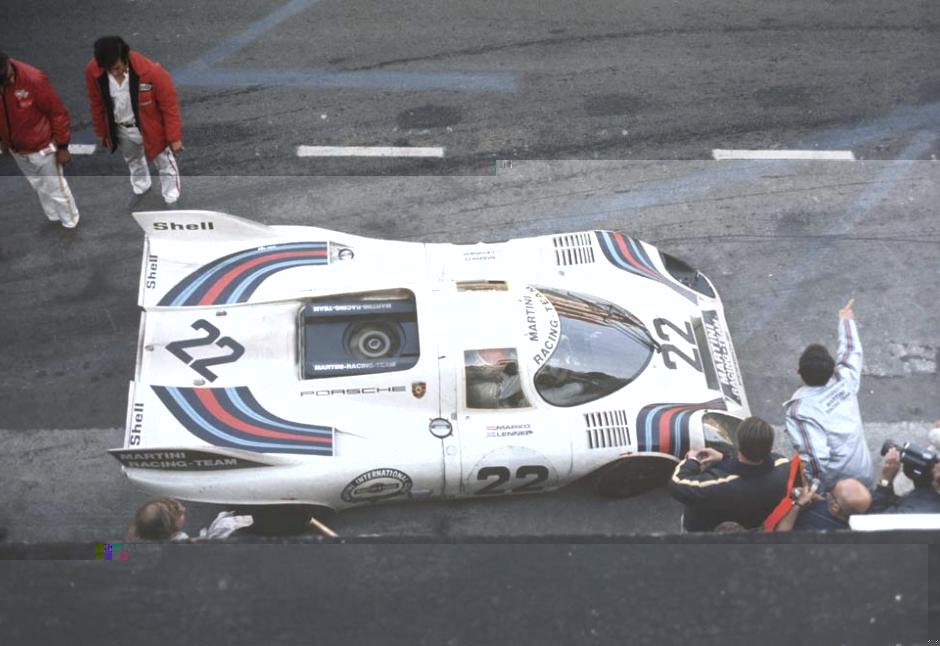 Audi slog Porsche. Jeg fatter heller ikke, at die Zuffenhauser ikke brugte Martini Racing-bemalingen, men dermed er de selv ude om det: Den så frygtelig ud - og 919?!?! Primtal kan kun vinde med tolv cylindre.